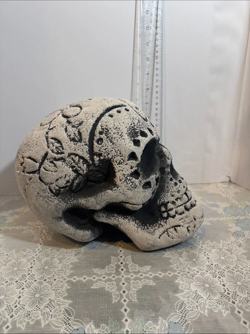 World market 7.5” foam skull Halloween decoration gray and black